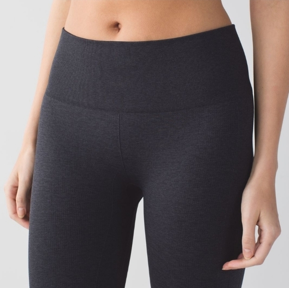 Lululemon In The Flow Crop II in Deep Coal - Picture 4 of 12